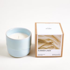 Velar Duftkerze Summer Linen hellblau