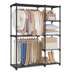 Offener Kleiderschrank