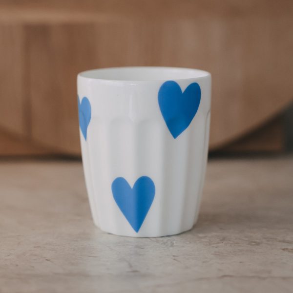 Becher große Herzen hellblau