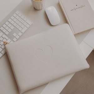 Laptoptasche Herz creme