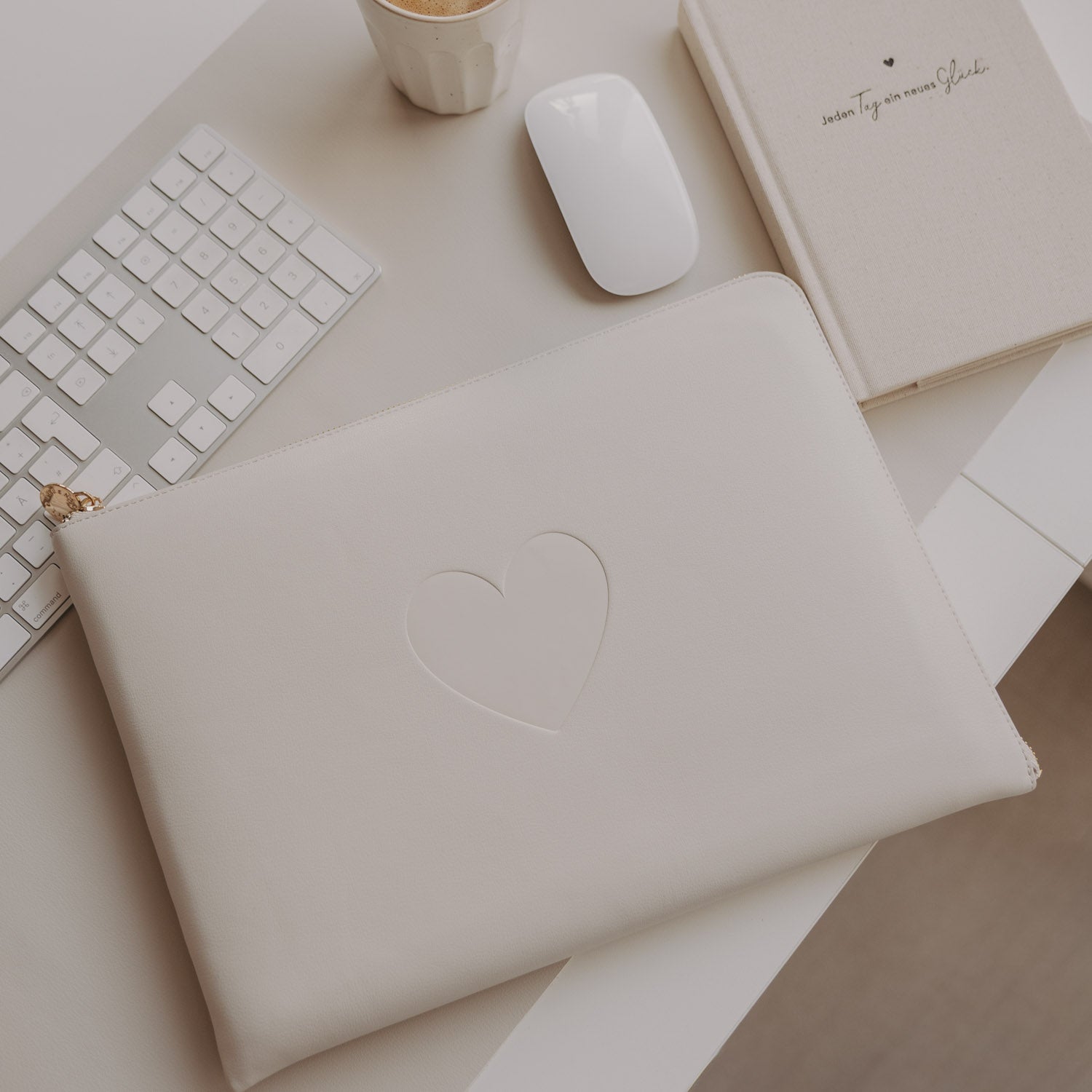 Laptoptasche Herz creme