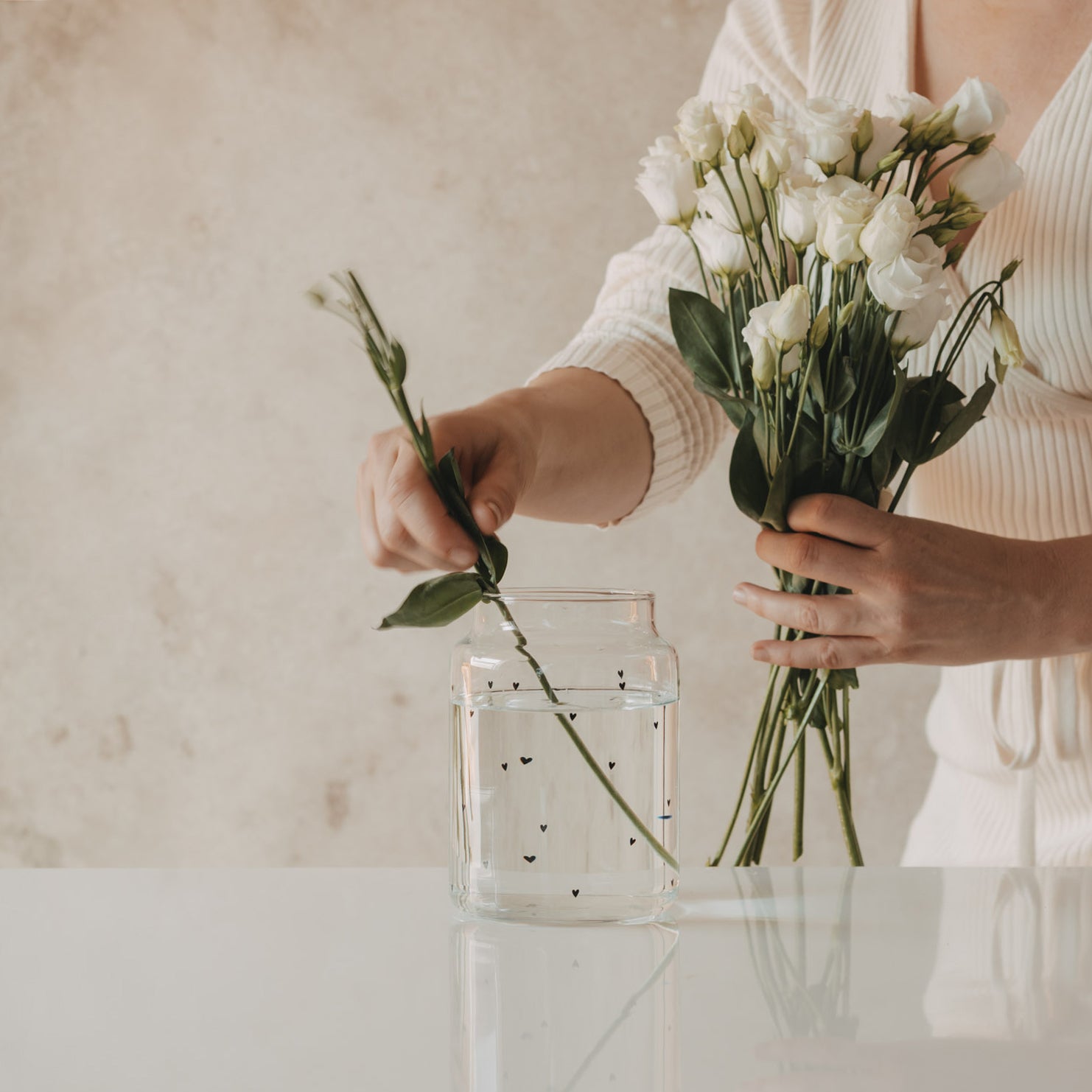 Vase aus Glas groß Herzen schwarz