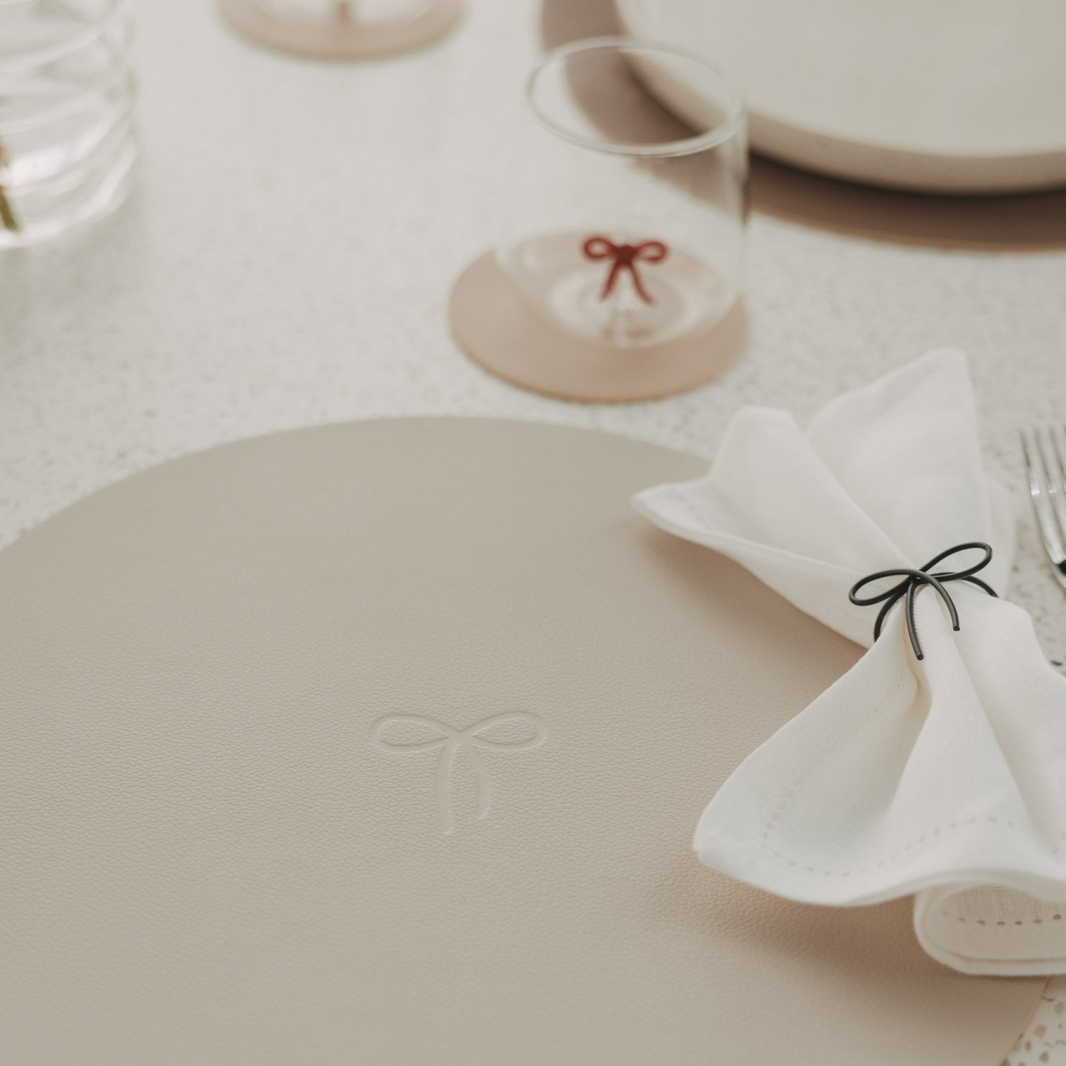 Wendbares Platzset Schleife Creme