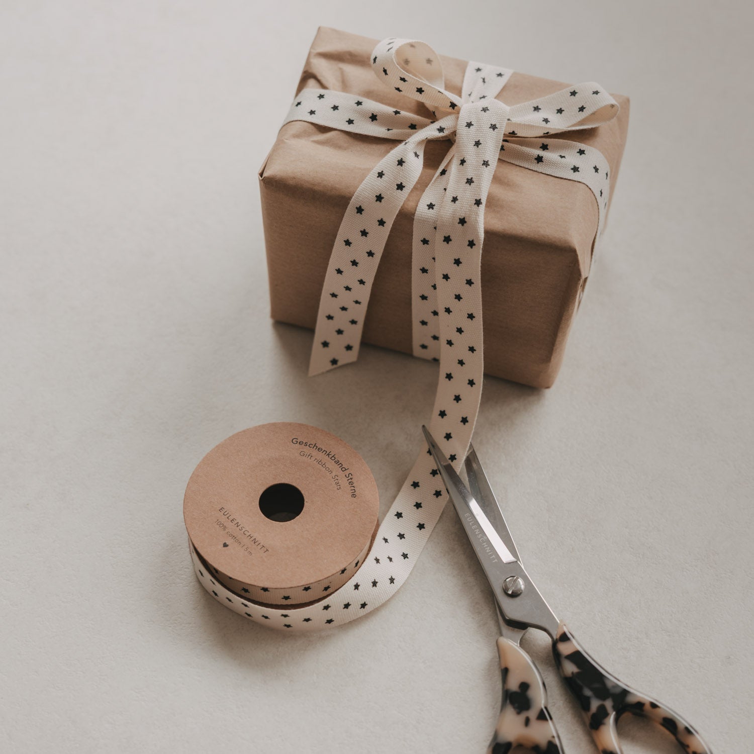 Geschenkband 5m Allover Sterne schwarz