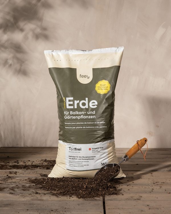 Erde für Balkon- & Gartenpflanzen