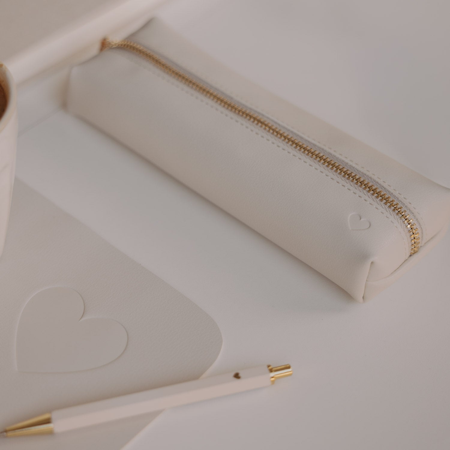 Federtasche Herz creme