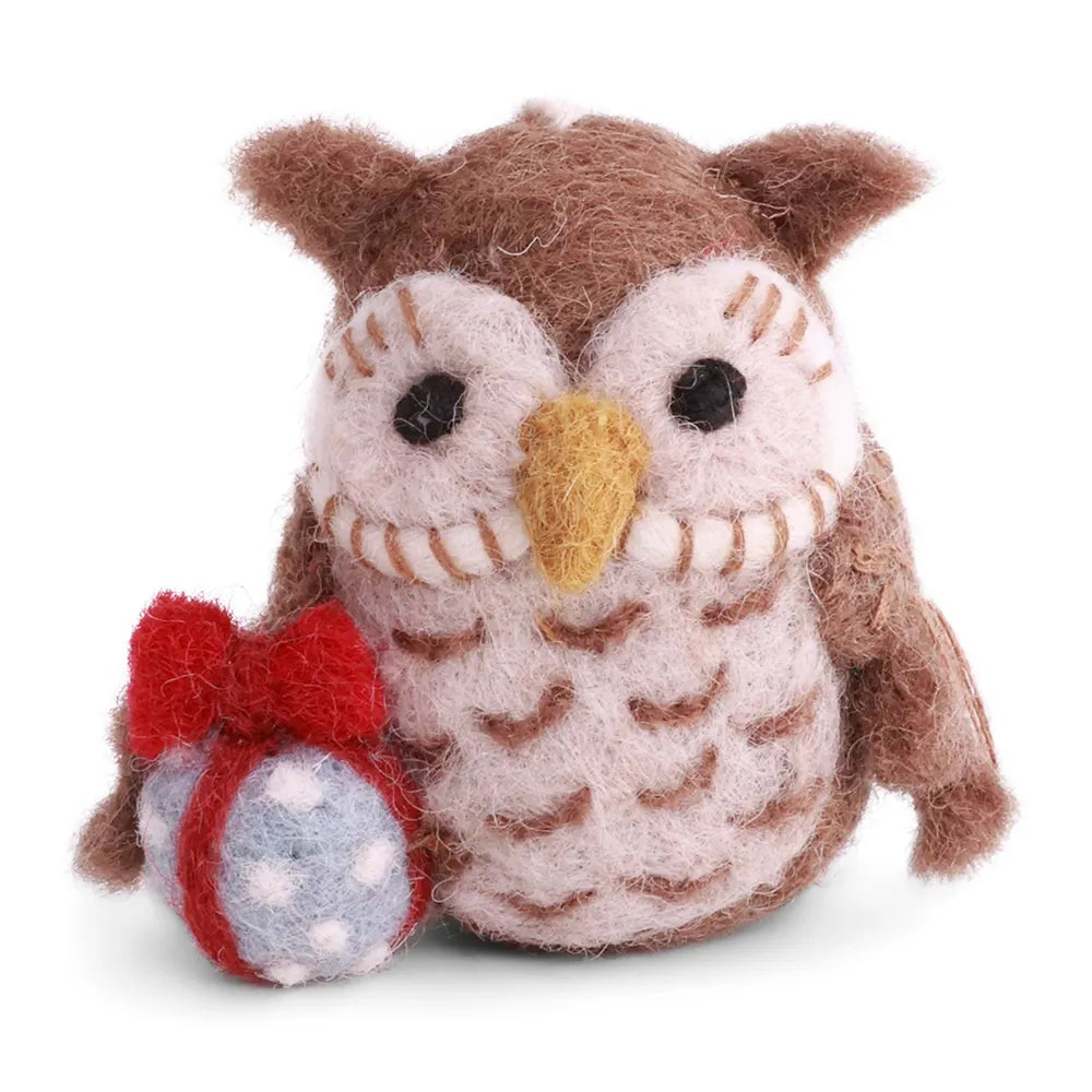 Gry & Sif - Filzfigur Eule mit Geschenk